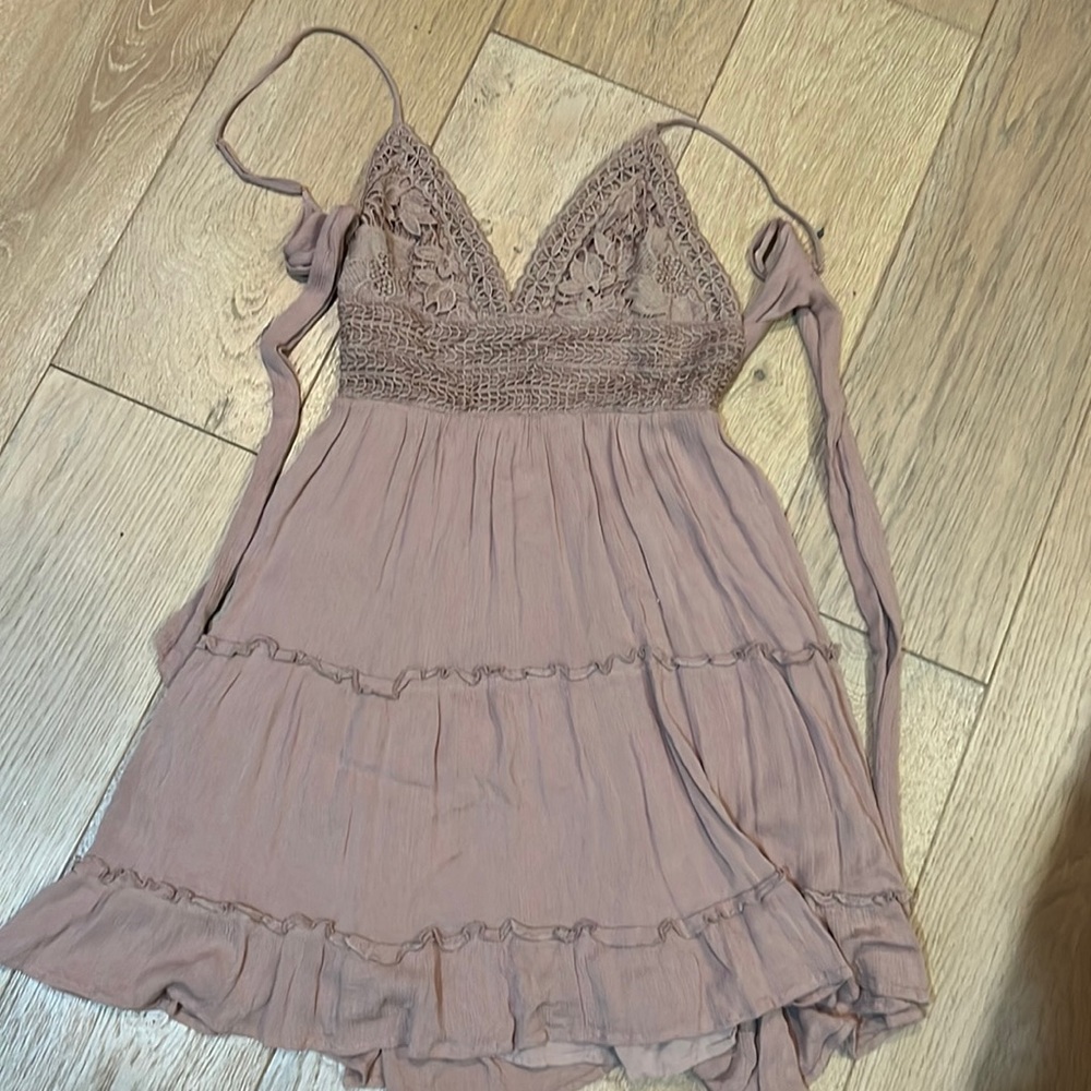 Tan mini dress- flowy!! Size medium
